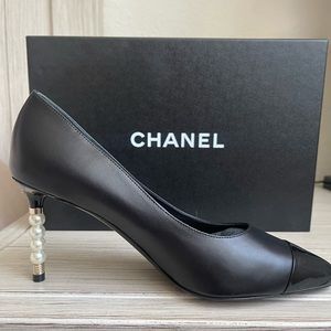 NEW Chanel Lambskin Pearl Heels
